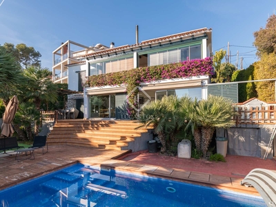 Casa / villa de 376m² en venta en Montmar, Barcelona