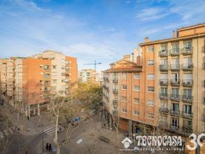 Piso de cuatro habitaciones 119 m², Sant Andreu, Barcelona