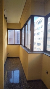 Venta de piso en Santa Cruz - Industria - Polígono Campollano de 3 habitaciones con garaje y aire acondicionado