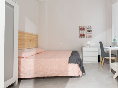 Gran habitación en un apartamento de 7 dormitorios en Ciutat Vella, Valencia