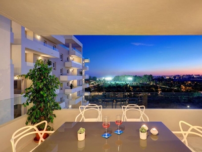 Impresionante apartamento a estrenar en venta en Nueva Andalucía, Marbella