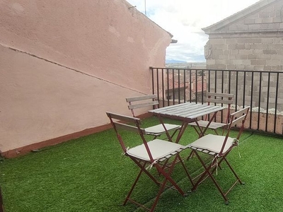 Alquiler de piso en calle Caballeros de 3 habitaciones con terraza y muebles