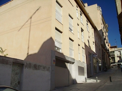 Alquiler de piso en calle Luis de Lucena de 1 habitación con muebles y calefacción
