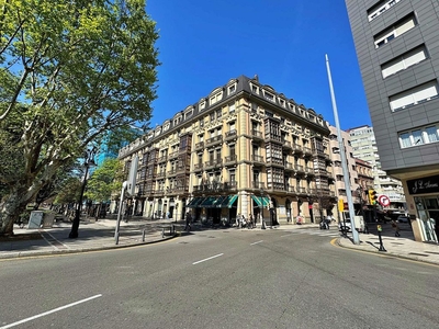 Alquiler de piso en Centro - Gijón de 3 habitaciones con garaje y balcón