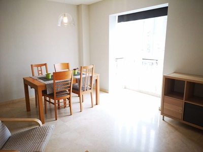 Alquiler de piso en La Goleta - San Felipe Neri de 3 habitaciones con muebles y balcón