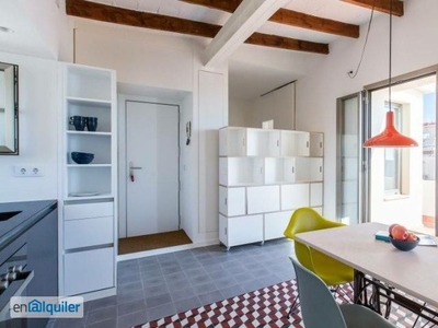 Moderno apartamento estudio en alquiler en La Barceloneta.