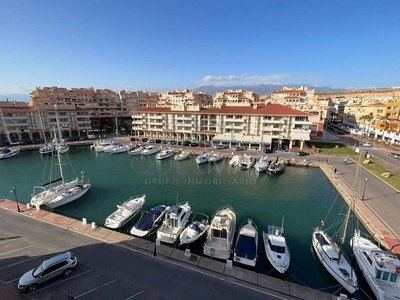 Piso en alquiler en calle Carabela de 1 habitación con terraza y piscina