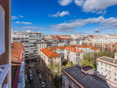 Piso en alquiler en Castellana-Orense