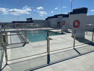 Piso en alquiler en La Granja de 2 habitaciones con terraza y piscina