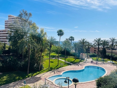 Piso en alquiler en Playa Mucha Vista de 2 habitaciones con terraza y piscina