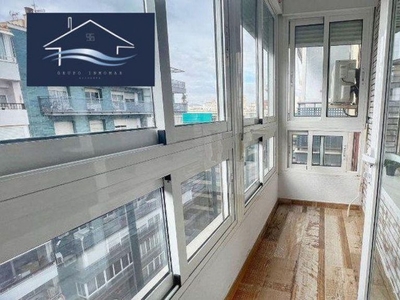 Piso en venta en Ensanche - Diputación de 4 habitaciones con terraza y aire acondicionado