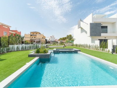 Piso en venta en Los Balcones - Los Altos del Edén de 3 habitaciones con terraza y piscina