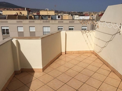 Piso en venta en Melilla de 2 habitaciones con terraza y ascensor