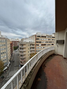 Piso en venta en paseo De la Estación de 3 habitaciones con terraza y balcón
