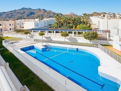 Piso en venta en paseo Del Mediterráneo de 3 habitaciones con terraza y piscina