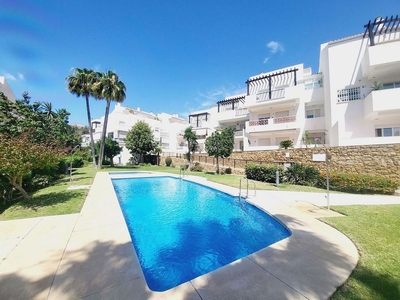 Venta de ático en Riviera del Sol de 3 habitaciones con terraza y piscina