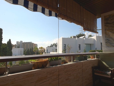 Venta de piso en avenida De Las Golondrinas de 2 habitaciones con terraza y piscina