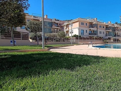Venta de piso en calle De Son Puig de 3 habitaciones con terraza y piscina