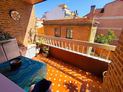 Venta de piso en Centro - Palencia de 4 habitaciones con terraza y garaje