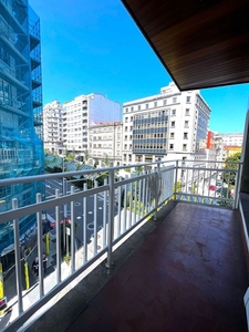 Venta de piso en Praza España - Casablanca de 4 habitaciones con garaje y balcón