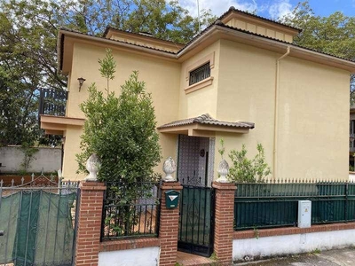 Venta Casa unifamiliar en Avenida Alfaguara . Alfacar. 211 m²
