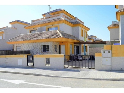 Venta Casa unifamiliar Los Montesinos. Buen estado con terraza 100 m²