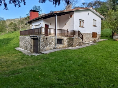 Venta de casa con terraza en Villaviciosa