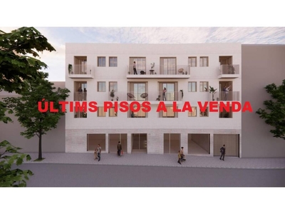 Venta Piso Castellar del Vallès. Piso de tres habitaciones en Avenida Sant Esteve 60. Nuevo primera planta con balcón