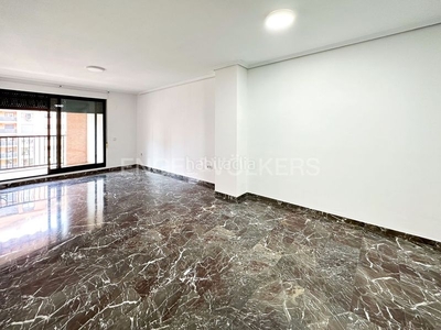 Alquiler apartamento luminoso piso en ciudad de ciencias en Valencia