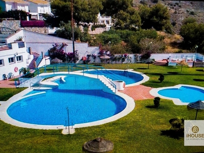 Alquiler de estudio en La Herradura con terraza y piscina