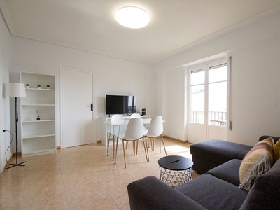 Alquiler de piso en calle Amalio Gimeno de 4 habitaciones con terraza y muebles