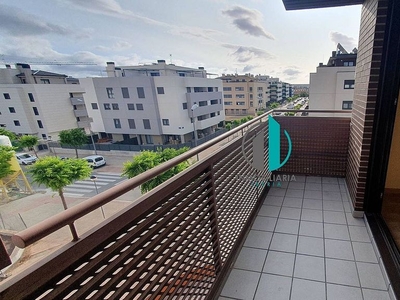 Alquiler de piso en calle Rio Ebro de 1 habitación con terraza y piscina