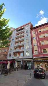 Alquiler de piso en Centro Ciudad de 4 habitaciones con terraza y muebles