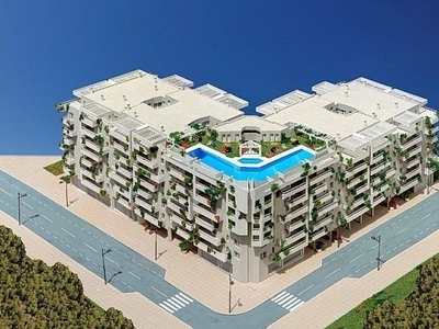 Apartamento nuevo en venta en Casco Antiguo de 3 habitaciones con terraza y piscina