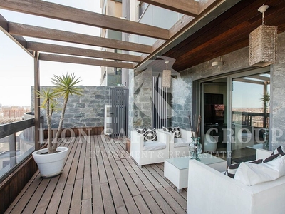 Ático en venta en Sant Pau de 3 habitaciones con terraza y piscina