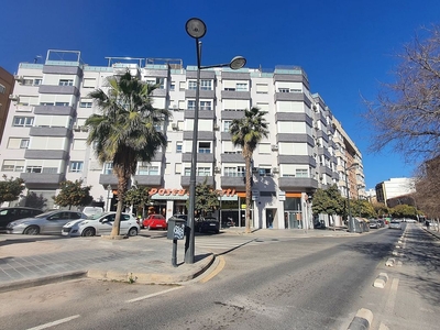 Ático en venta en Torrefiel de 2 habitaciones con terraza y aire acondicionado