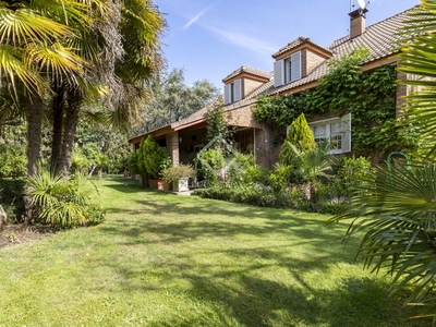 Casa / villa de 425m² en venta en Las Rozas, Madrid
