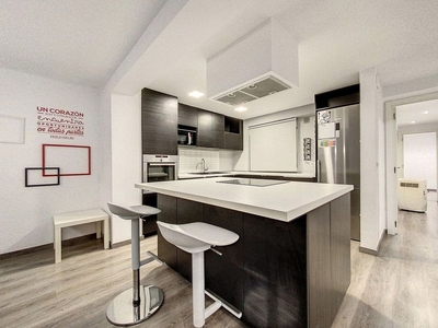 Piso en alquiler en Oeste de 3 habitaciones con terraza y muebles