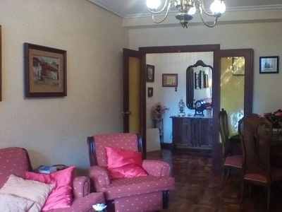 Piso en venta en avenida Diputación de 3 habitaciones con terraza y muebles