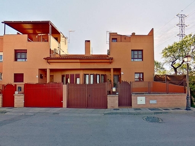 Venta Casa adosada en Alto De Santa Fe 17 Las Gabias. Con terraza 217 m²