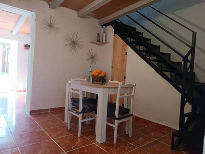 Venta Casa adosada en Avenida de Villalonga Gandia. Buen estado con terraza 47 m²