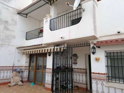 Venta Casa adosada en Avenida Vilanova i la Geltru 180 Cunit. Buen estado con balcón 128 m²