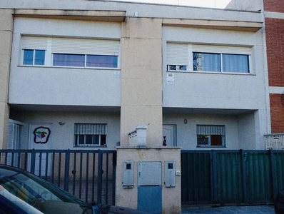 Venta Casa adosada en Avinguda Vilanova i La Geltrú Cunit. Con terraza 121 m²
