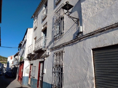 Venta Casa adosada en Calle Llana Baja Martos. A reformar 110 m²