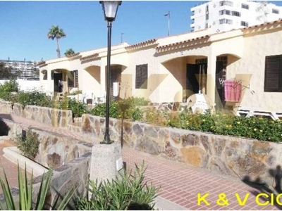 Venta Casa adosada en Calle Playa del Inglés Avda Gran Canaria cerca de Playa San Bartolomé de Tirajana. Buen estado con terraza 85 m²