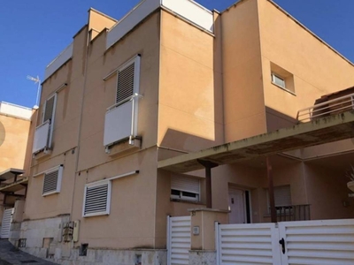 Venta Casa adosada en Carrer Mirador de Barà Roda de Berà. Con terraza 115 m²