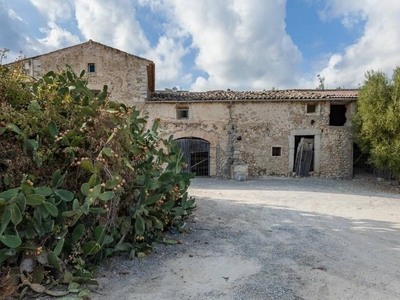 Venta Casa adosada en Carrer Passeig De Sa Creu Selva. 198 m²