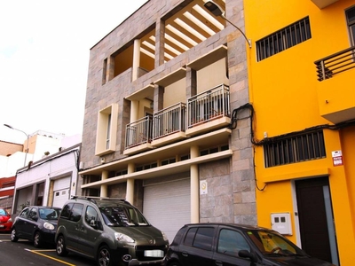Venta Casa adosada en Clemente Jordán Arucas. Con terraza 424 m²