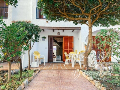 Venta Casa adosada La Manga del Mar Menor. Buen estado plaza de aparcamiento con terraza 94 m²