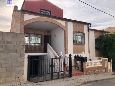 Venta Casa adosada Moraleda de Zafayona. Con terraza 185 m²